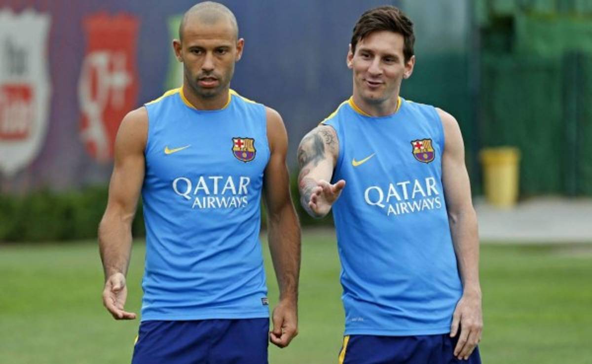 El caño de Lionel Messi a Mascherano en un entrenamiento del Barcelona
