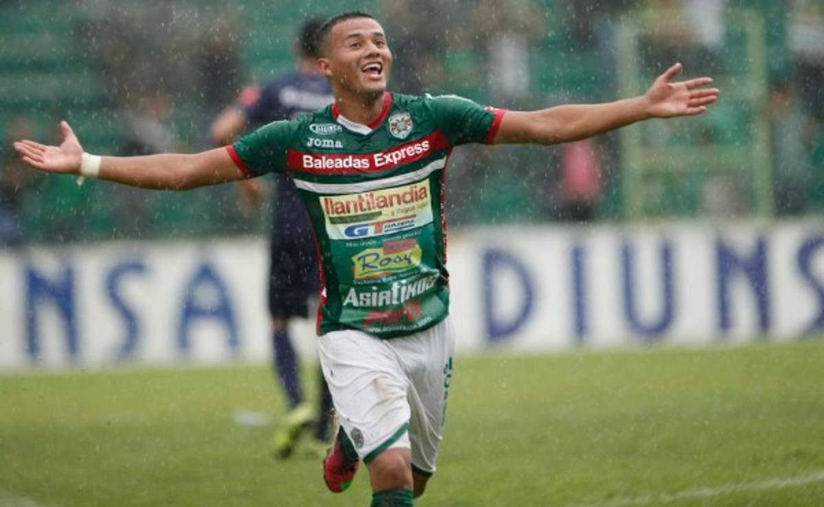 Walter Martínez anota golazo y lo celebra a lo Carlos Pavón