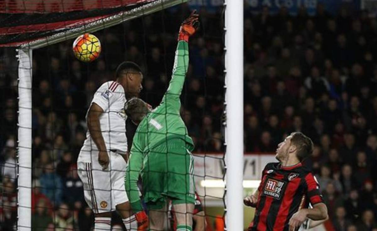 VIDEO: Espectacular gol olímpico del Bournemouth ante el Manchester United