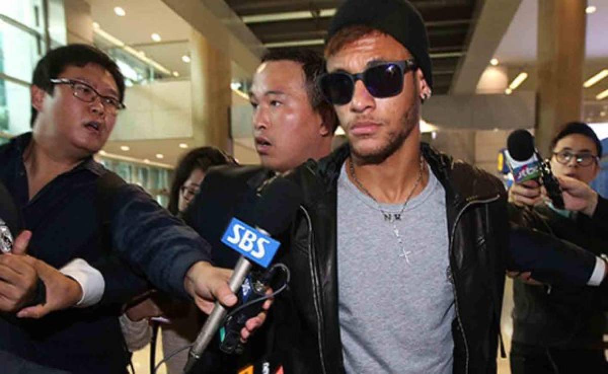 Neymar niega haber rechazado renovar con el Barcelona