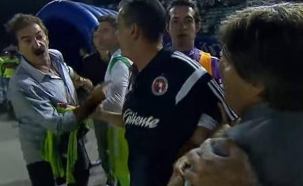 VIDEO: Ricardo La Volpe y Miguel Herrera casi se van a los golpes