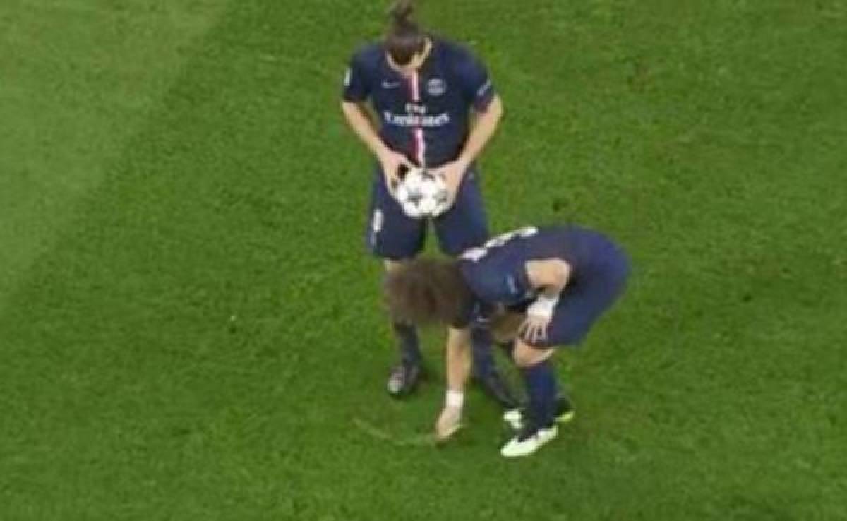 VIDEO: La trampa de David Luiz con el spray mágico