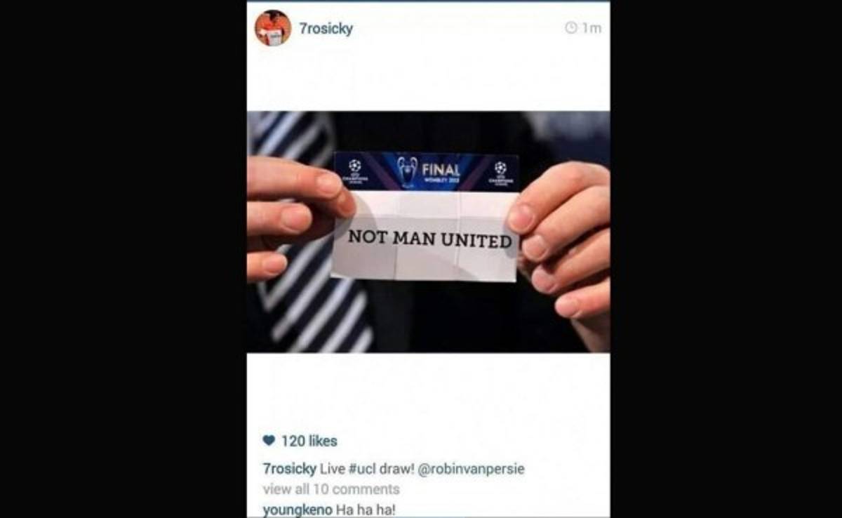 Tomás Rosicky se burla del Manchester United