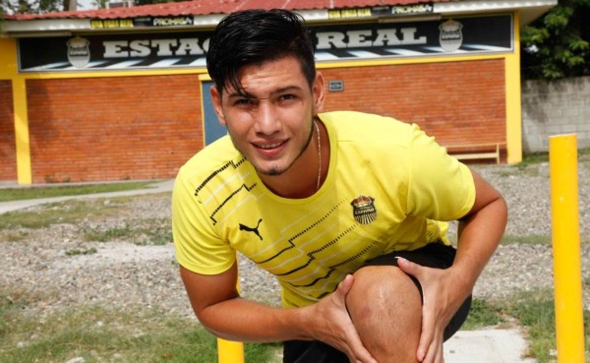 Castigado: Real España envía a las reservas al defensa Jeffrey Flores