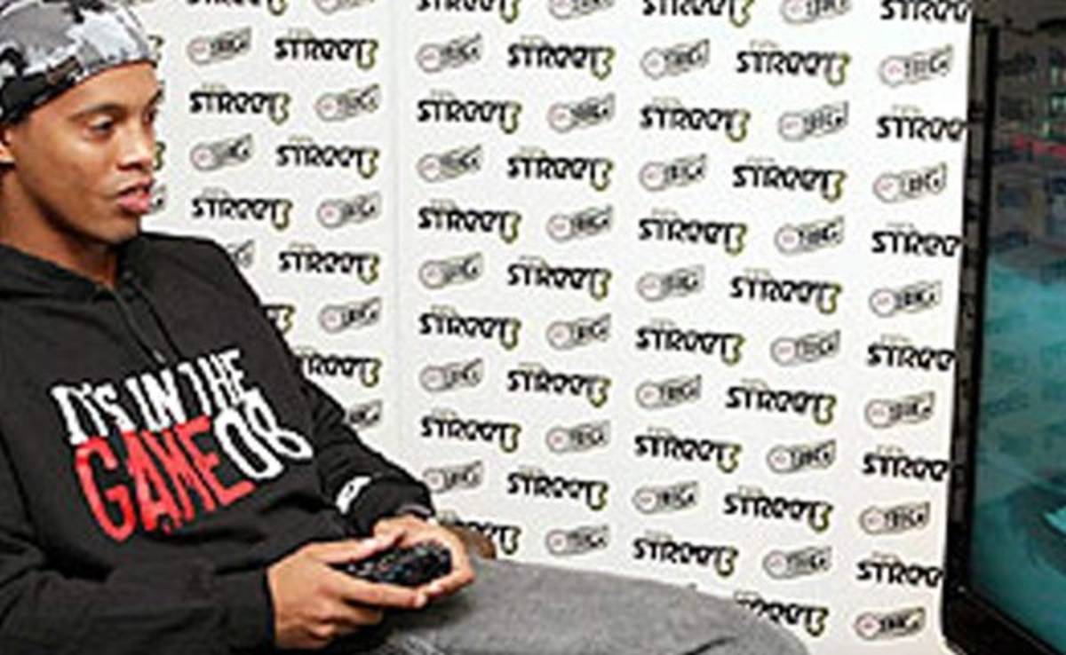 Ronaldinho lanza su propio videojuego de fútbol