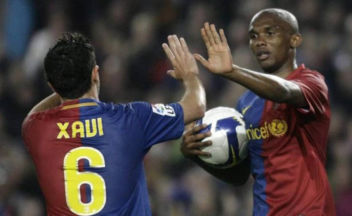 Samuel Eto'o sale en defensa Xavi tras la polémica con Cristiano Ronaldo