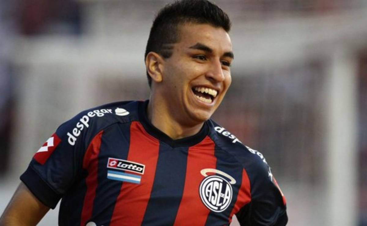 Delantero argentino Ángel Correa operado del corazón