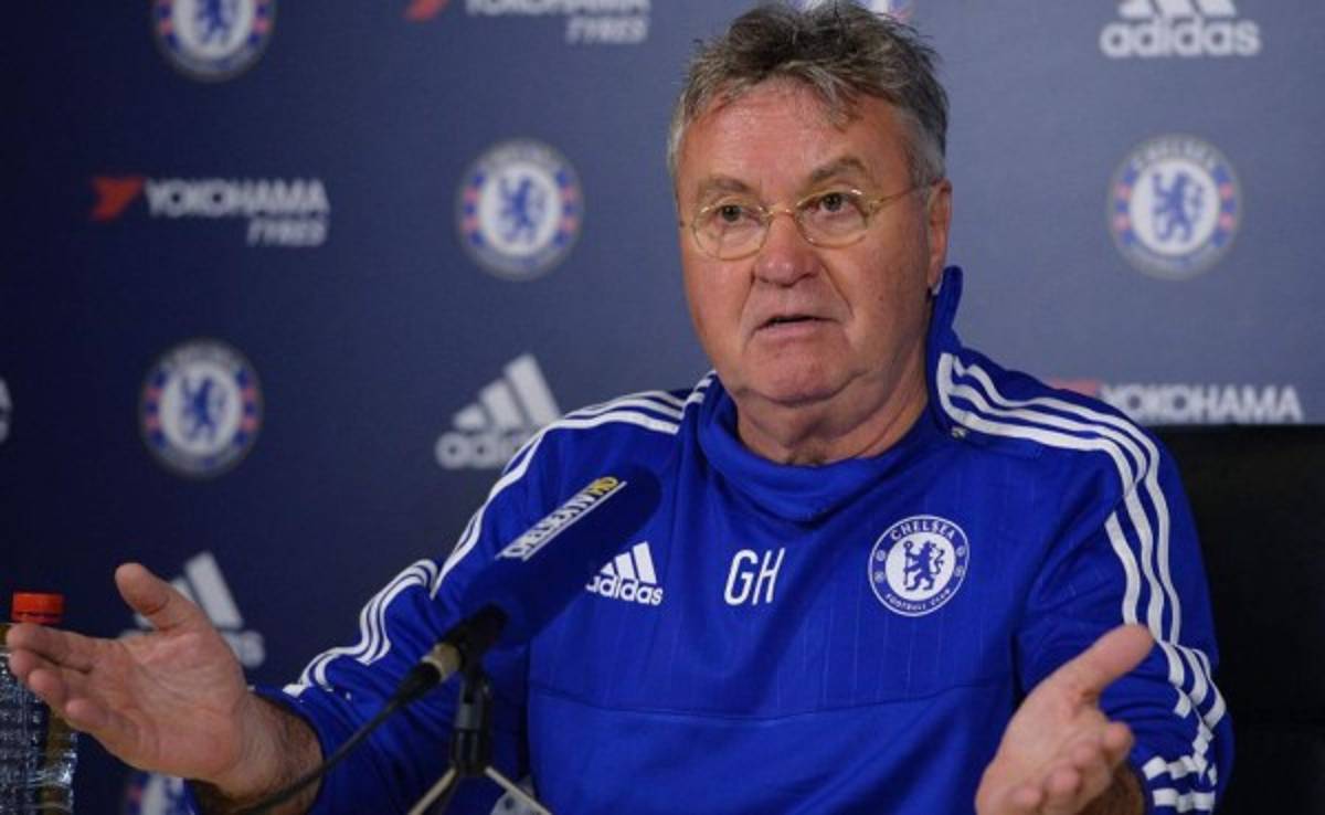 Guus Hiddink dice que no seguirá en Chelsea la próxima temporada
