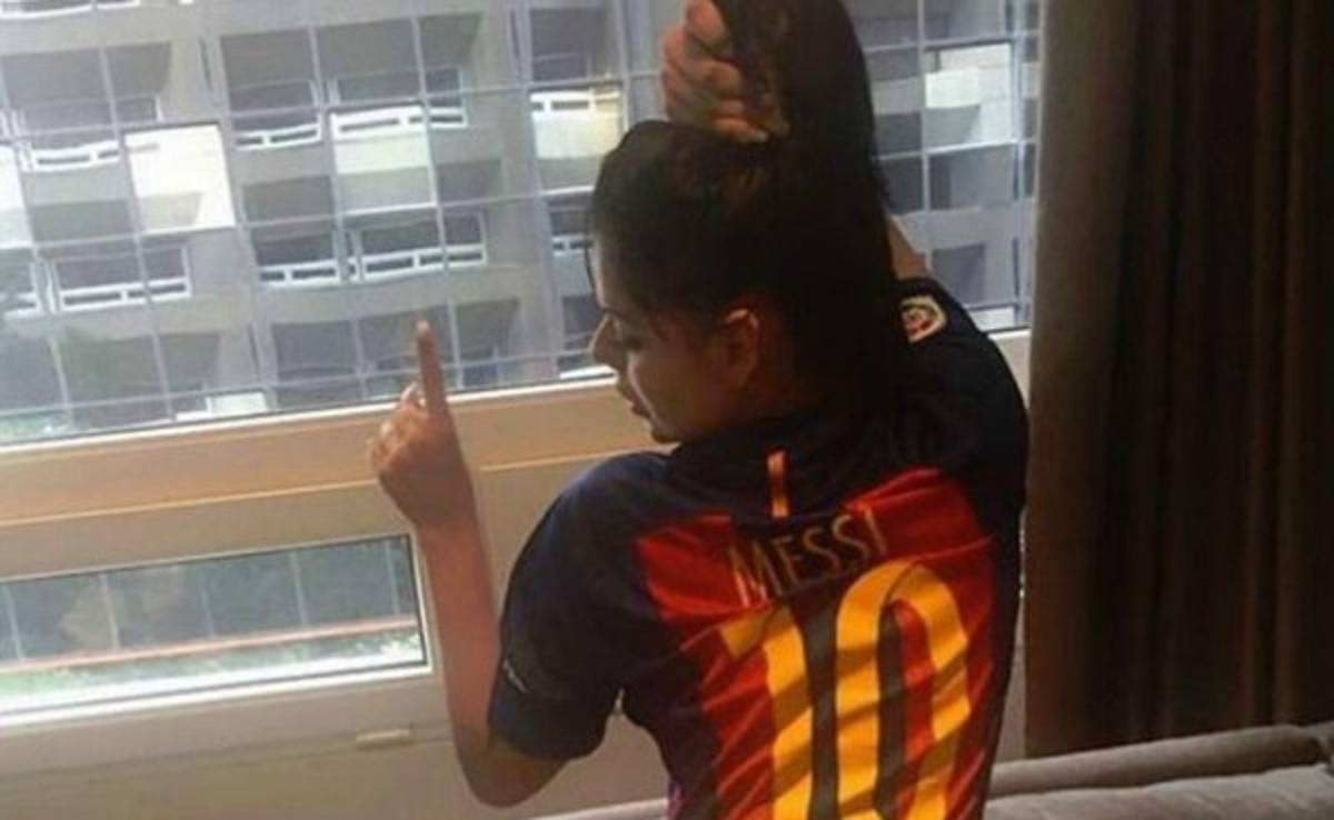 El sexy regalo de Miss Bum Bum por el gol 100 de Lionel Messi