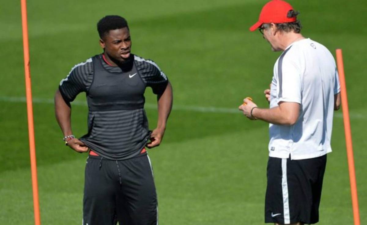 Aurier comparece ante el PSG tras haber insultado a compañeros y entrenador