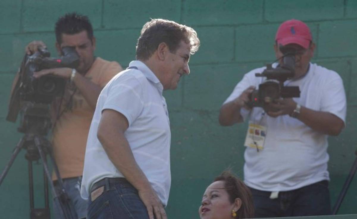 Jorge Luis Pinto le sigue la pista al Clásico Sampedrano