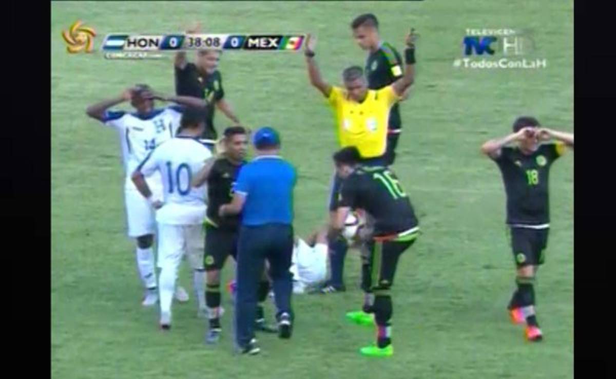 Andrés Guardado se asustó al ver la lesión de Luis Garrido