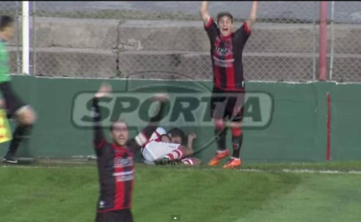 VIDEO: Jugador queda inconciente tras chocar contra muro