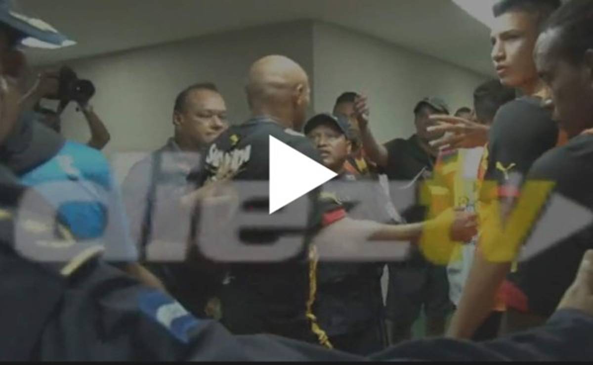 VIDEO: Zafarrancho de los jugadores del Real España en los camerinos