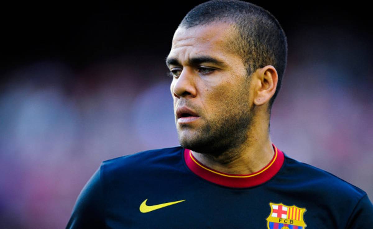 Dani Alves asegura estar motivado para enfrentar al Real Madrid