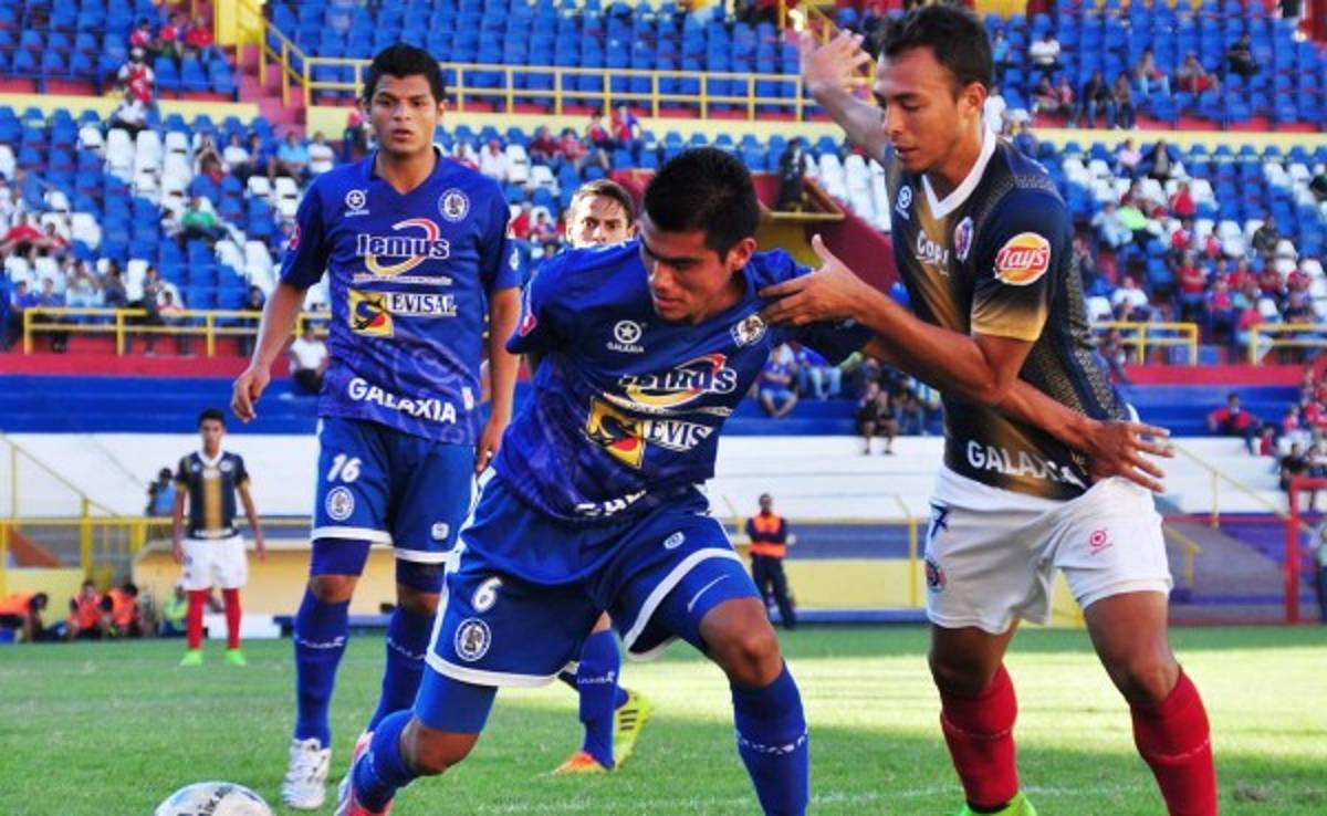 Infartantes semifinales en el fútbol de El Salvador