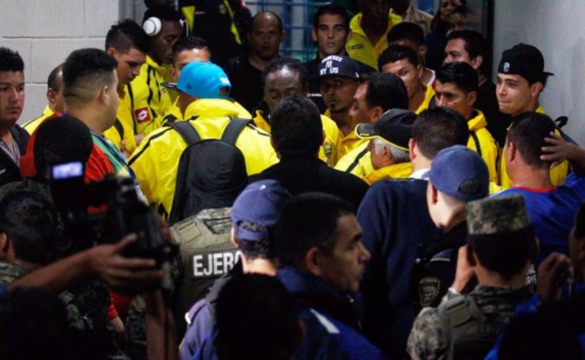 Will Barahona fue a esperar a Romell Quioto para seguir el pleito