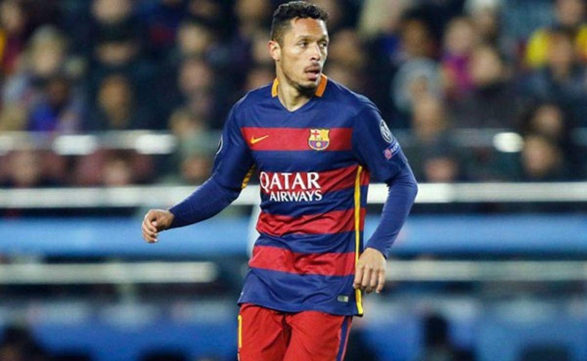 El Barcelona traspasa a Adriano al Besiktas turco por 600.000 euros fijos