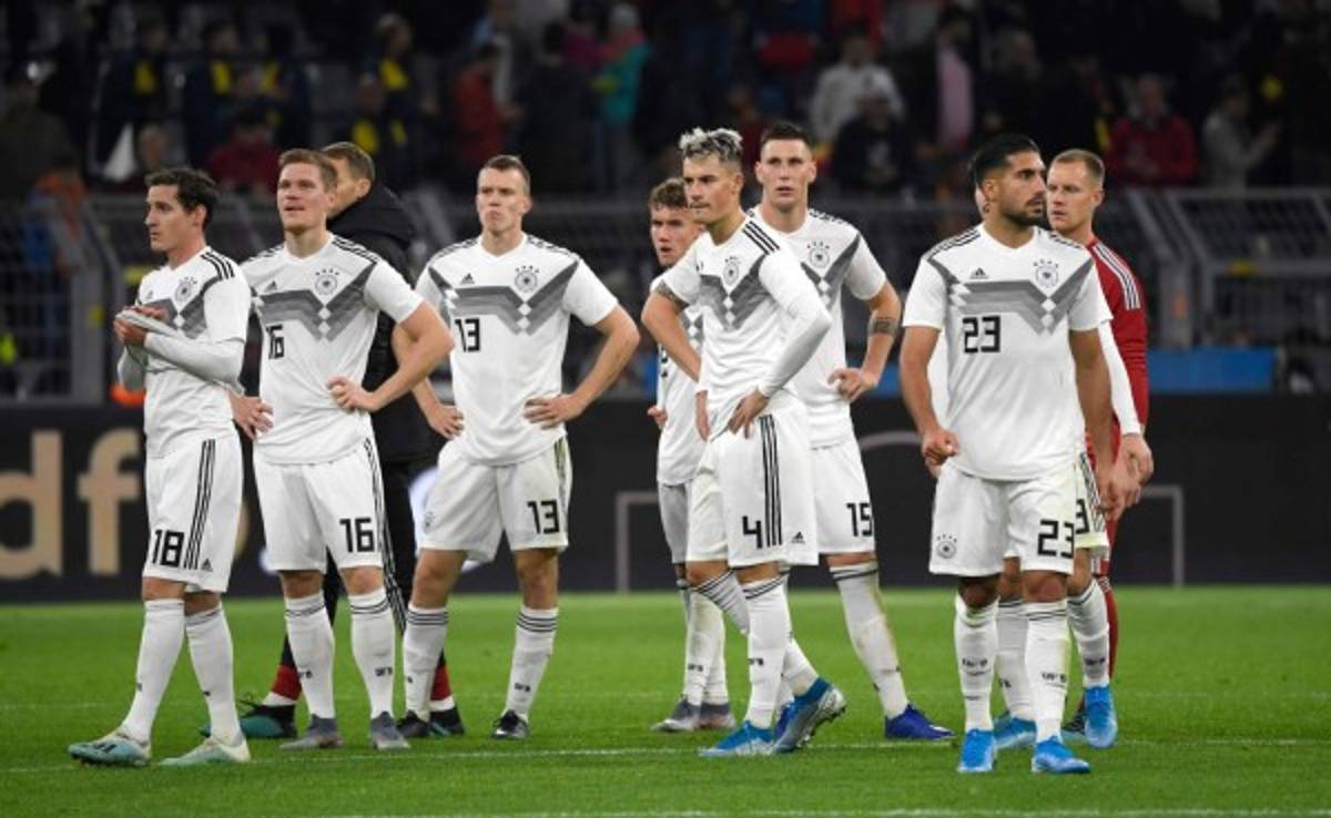 No viste en TV: Risas de Neuer, su gesto con Ter Stegen y la tristeza en Alemania