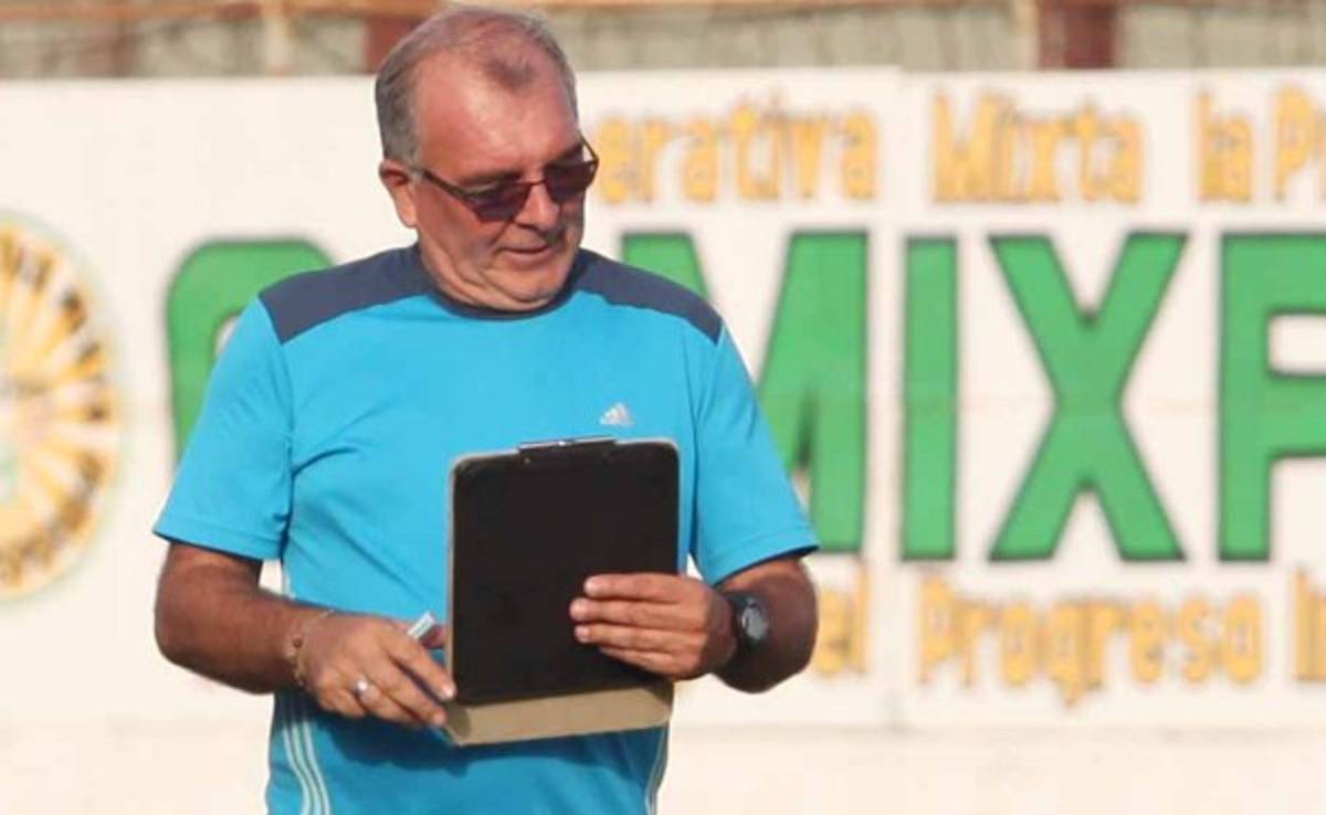 Ariel Sena: 'El equipo tienen muy mal balance en defensa'