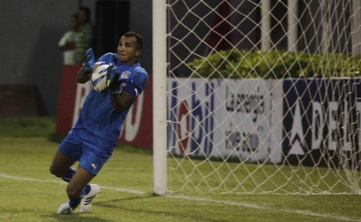 Errorazo monumental de Donis Escober en gol del Real España