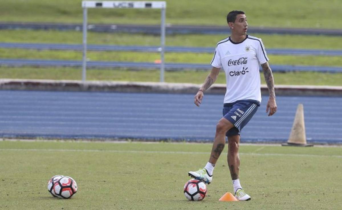 Ángel Di María sufre una sobrecarga muscular aunque evoluciona de su lesión