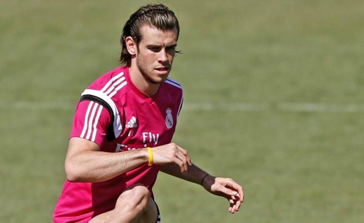 El representante de Bale asegura que 'sus compañeros no le pasan el balón'