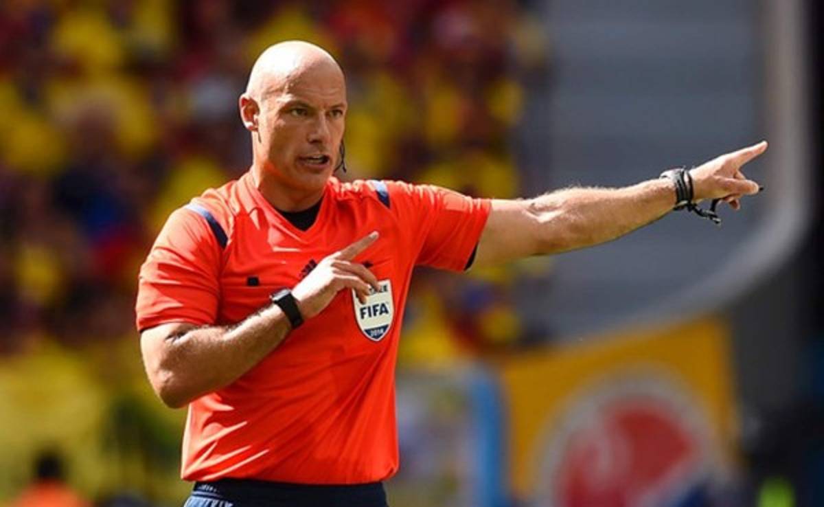 Árbitro inglés Howard Webb anuncia su retiro