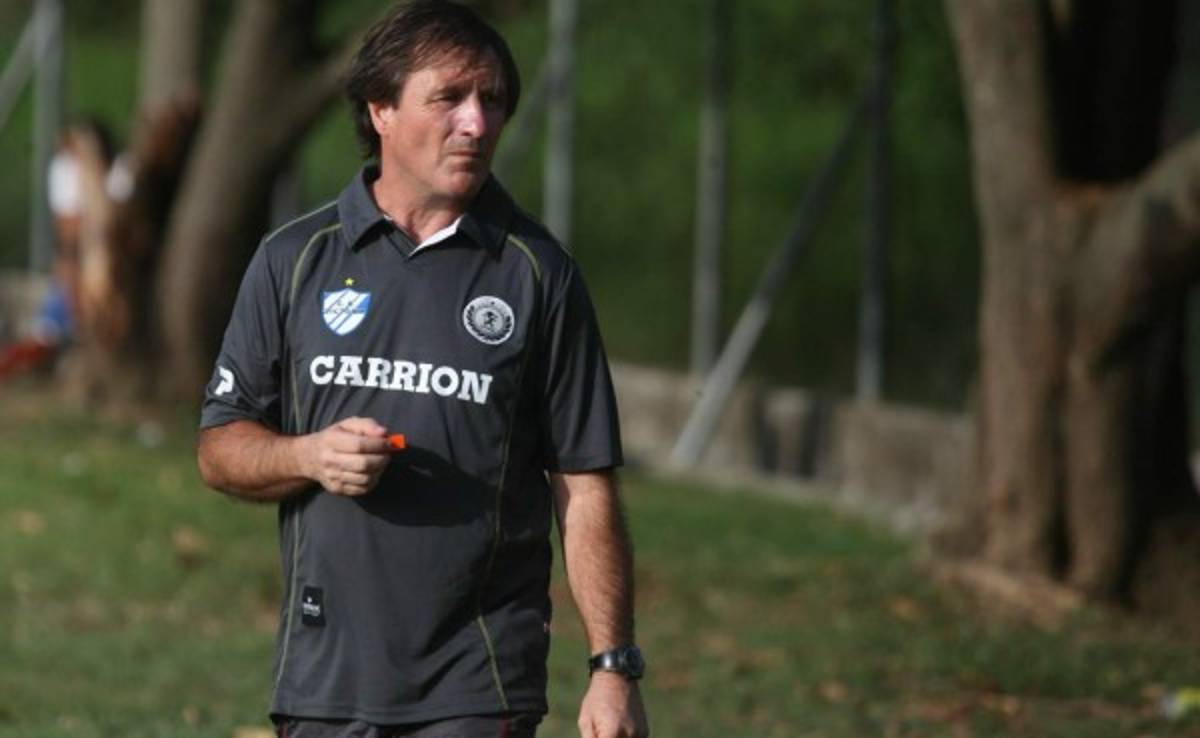 Técnico del Victoria: 'Tenemos una gran amistad con Sabella'