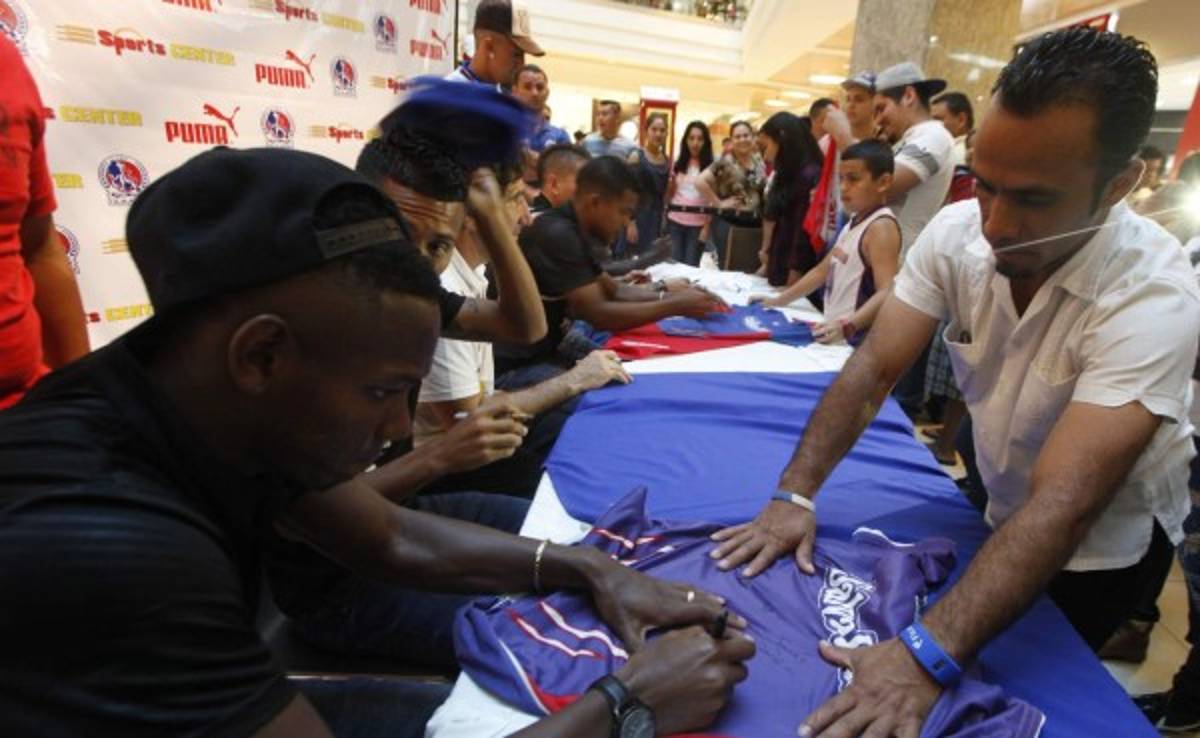 Olimpia se motiva con su afición previo al clásico ante Motagua