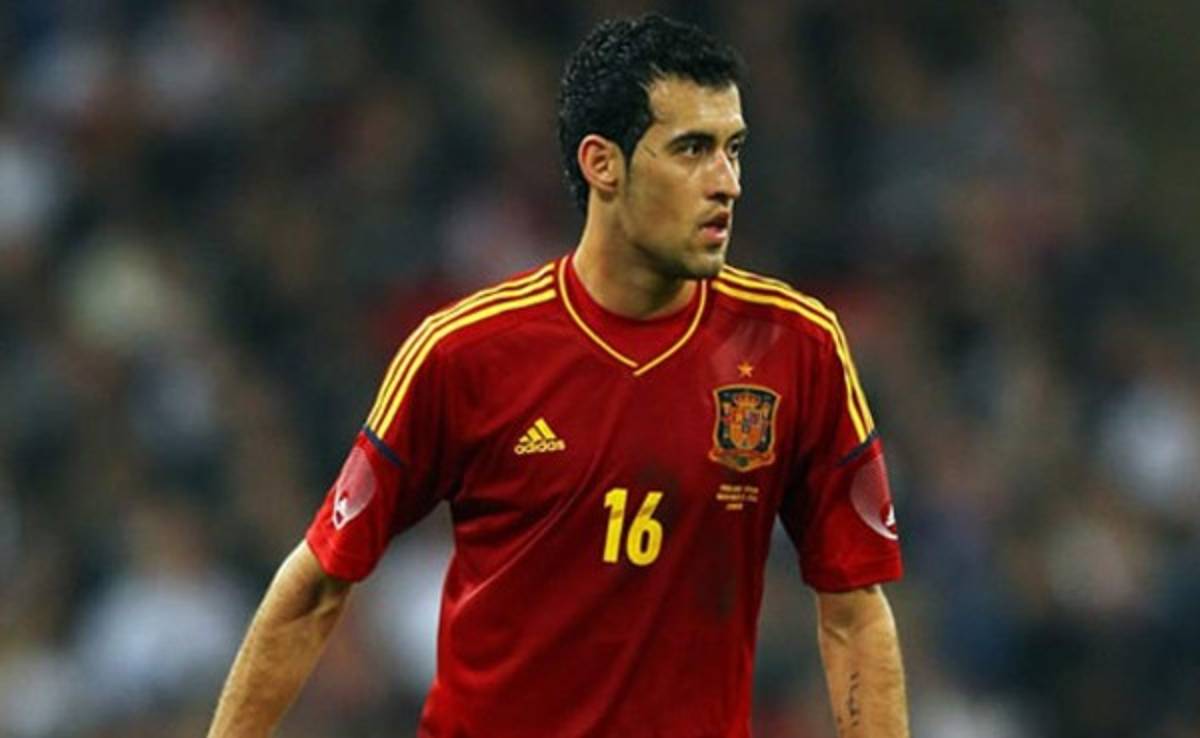 Busquets tiene un dedo roto y será baja en amistosos de España