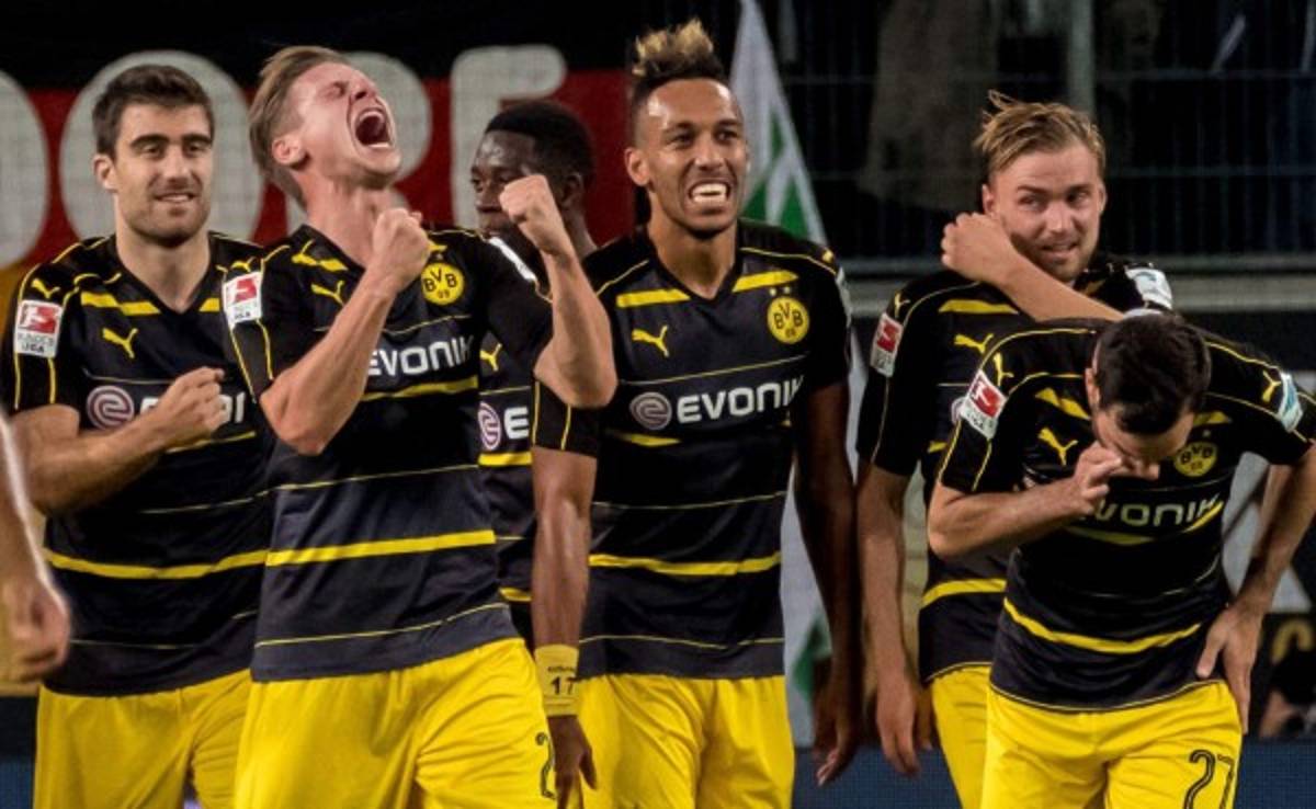 Borussia Dortmund golea al Wolfsburgo y asume provisionalmente el liderato