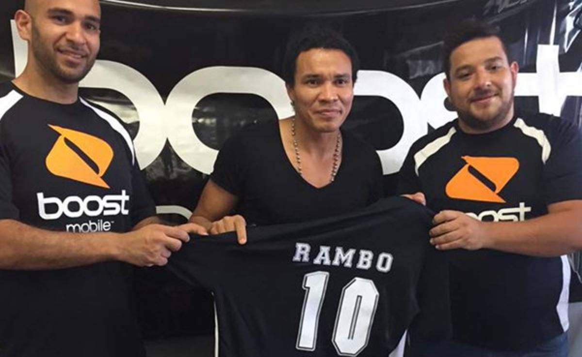 Rambo de León comparte con hondureños en Nueva Orleans