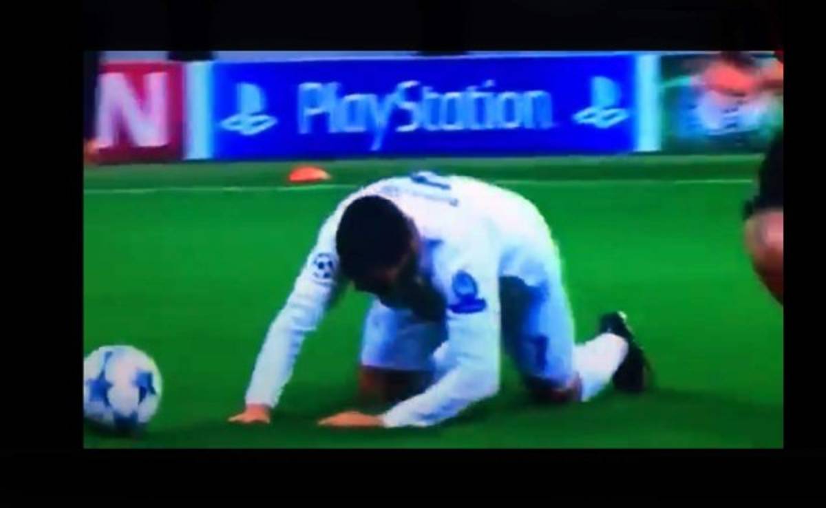 Cristiano Ronaldo se tropieza haciendo la bicicleta ante Shakhtar