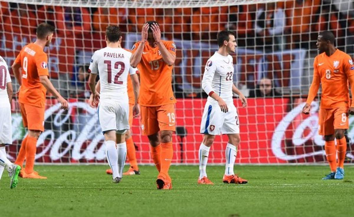 Holanda culmina su fracaso rumbo a la Eurocopa del 2016
