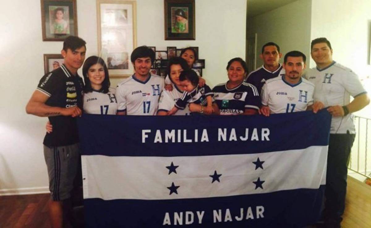 Así vive la familia de Andy Najar el duelo ante El Salvador