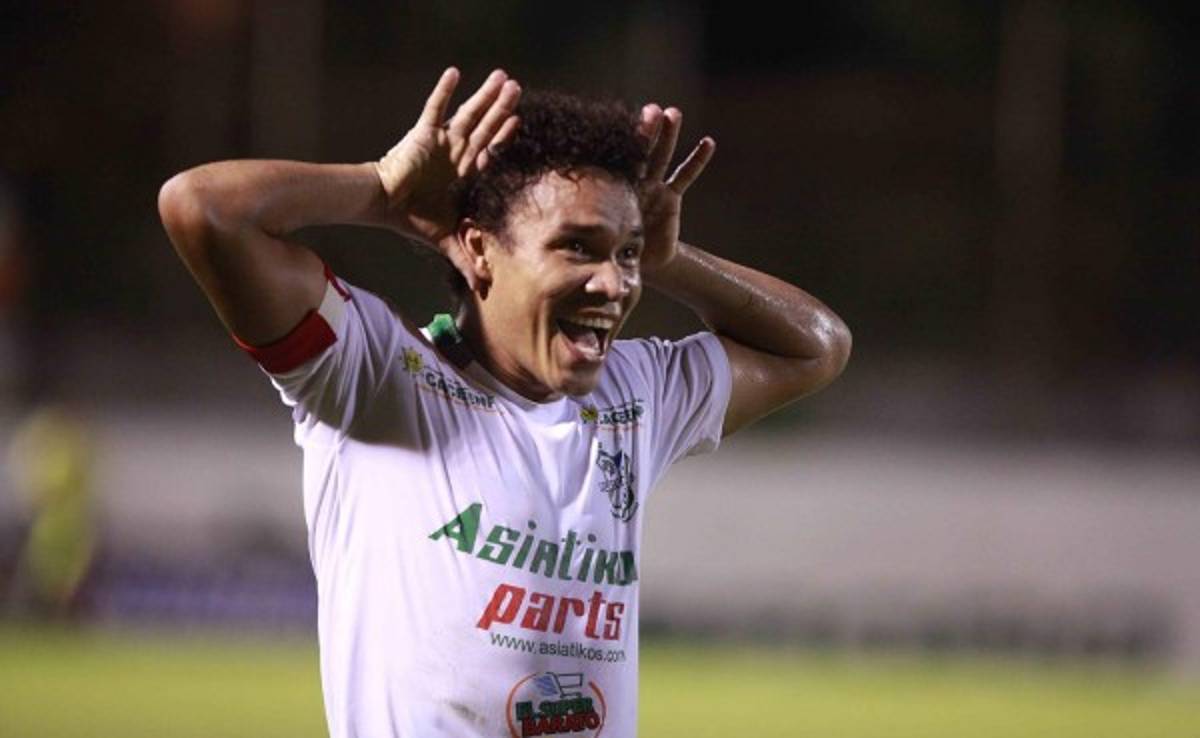 Rambo de León entre la lista de convocados para enfrentar a Motagua