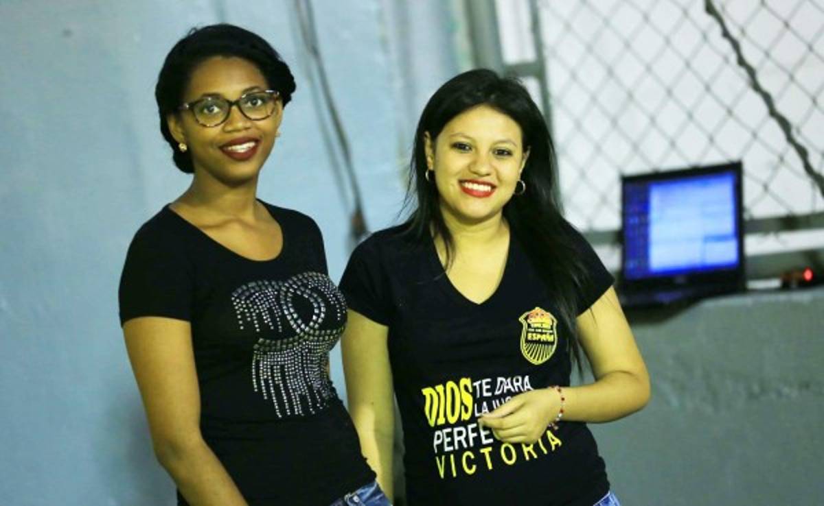 FOTOS: Las hermosas chicas que se robaron las miradas en las semifinales