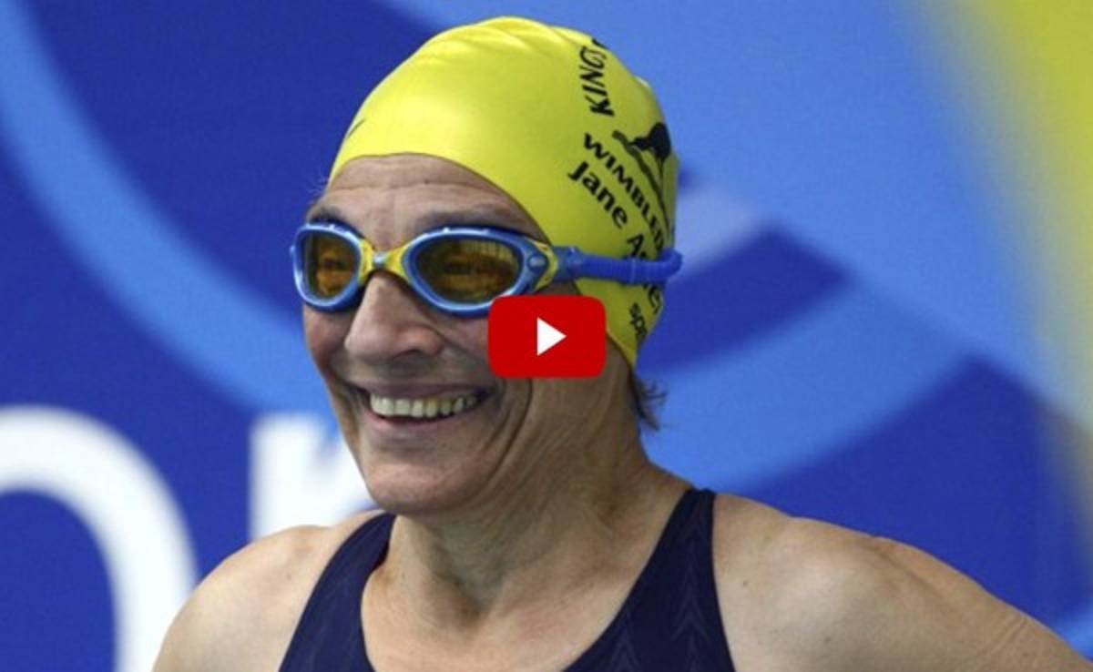 Jane Asher, la mujer de 84 años que rompe récords en natación