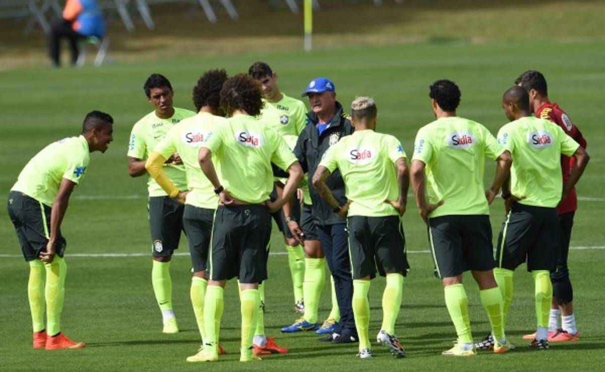 Felipao Scolari busca al sustituto de Neymar