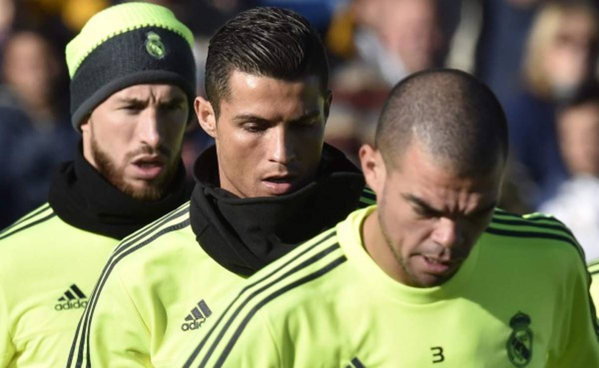 FOTOGALERÍA: Más de cinco mil aficionados ovacionaron a Zidane