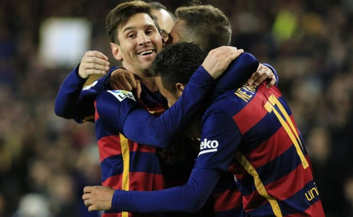 Barcelona le gana caliente derbi al Espanyol en Copa del Rey