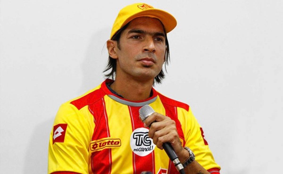 'El loco' Abreu ficha por Sol de América y suma Paraguay a su largo periplo