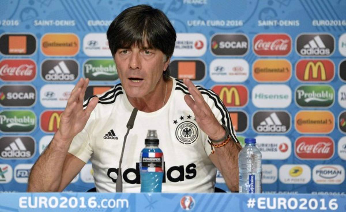 Low usará la Copa Confederaciones-2017 para preparar el futuro de Alemania