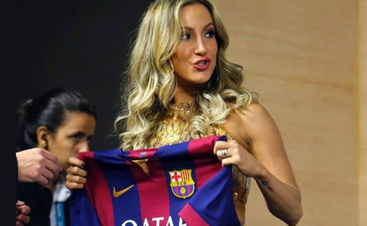 FIFA impide a Claudia Leitte posar con camisa del Barcelona