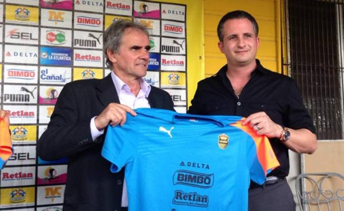 Mario Zanabria llega a Honduras para dirigir al Real España