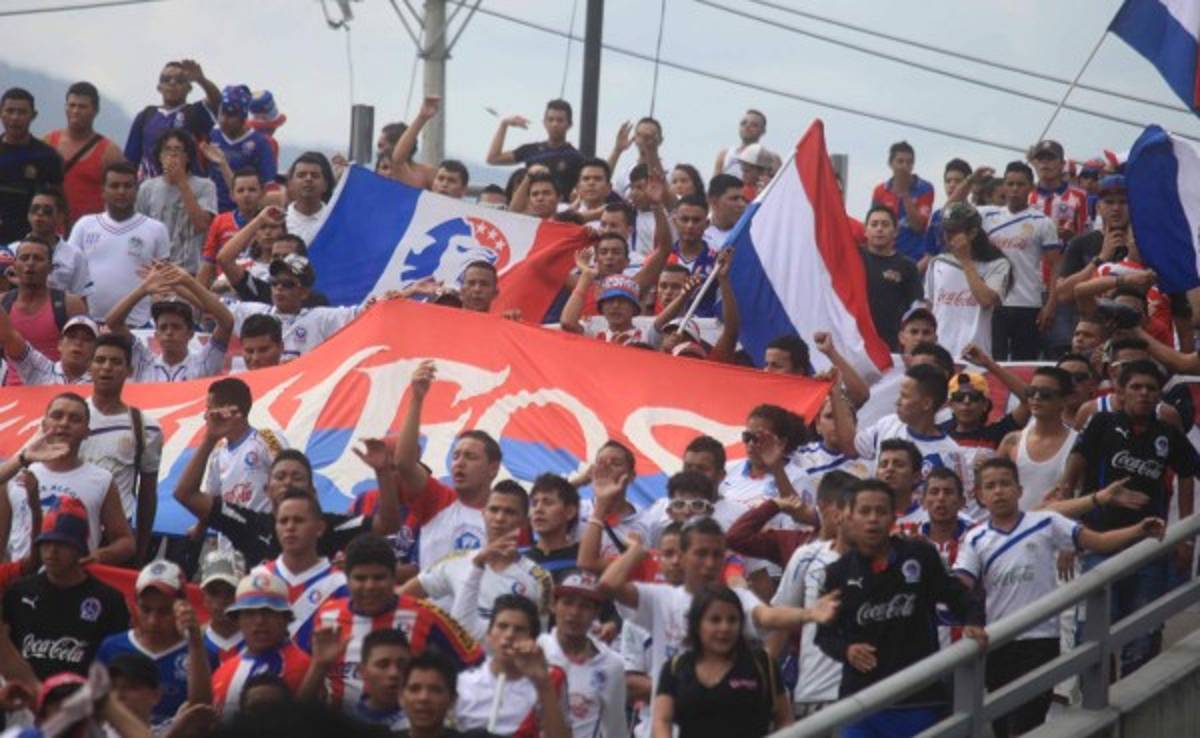 Ambiente de clásico en el estadio Nacional
