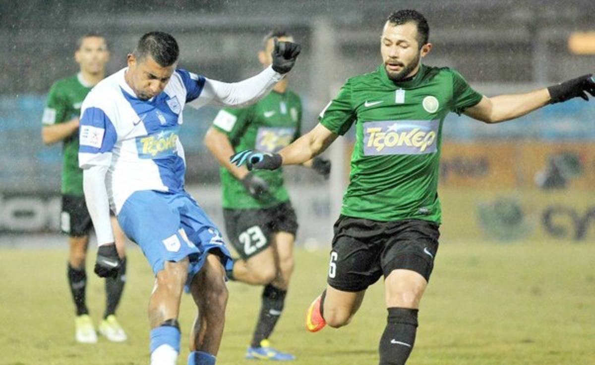 Alfredo Mejía y Panthrakikos celebraron por primera vez esta temporada en Grecia