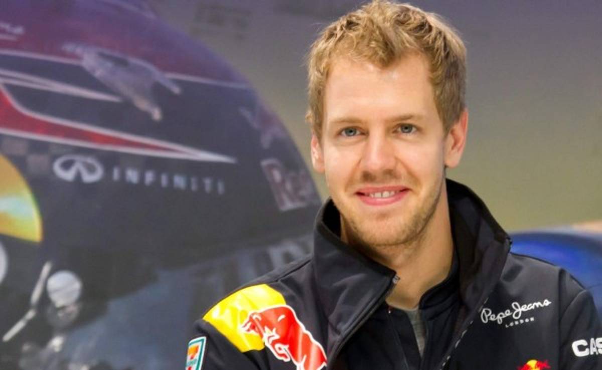 Sebastian Vettel visita Ferrari para conocer con quién trabajará en 2015