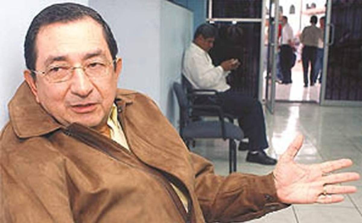 Empresario Ricardo Padilla acepta que ofreció 50 mil dólares a jugadores de El Salvador